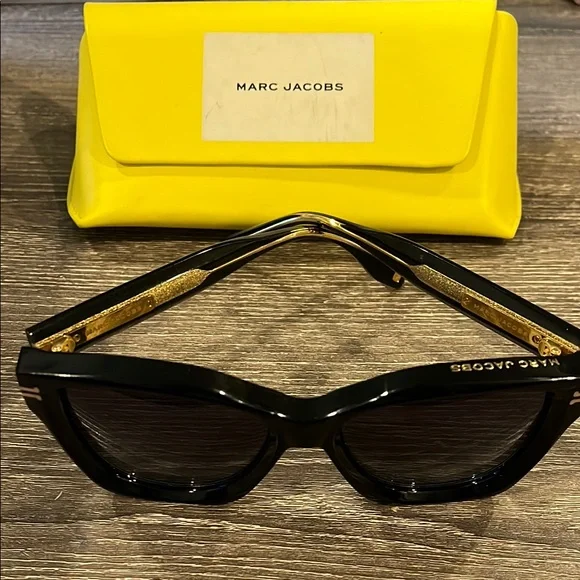 Marc Jacobs Icon Edge Oversized Sunglasses - Picture 2 of 4